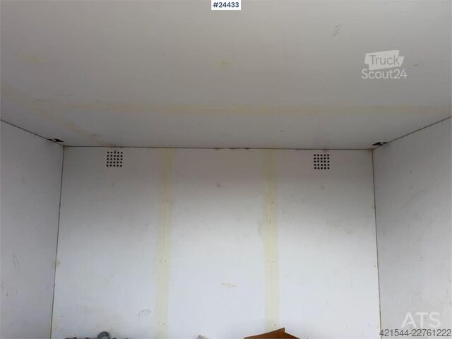 Machine de construction  sprengstoff containere