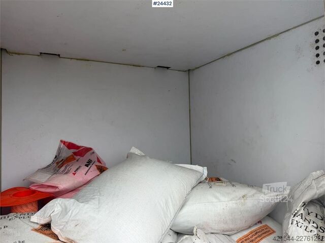 Anleggsmaskin  sprengstoff containere