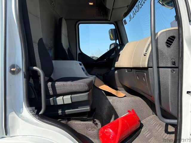 Pārvadājumi saldētavā/saldētavā Renault MIDLUM 270 DXI + CHEREAU + CARRIER SUPRA + EURO...