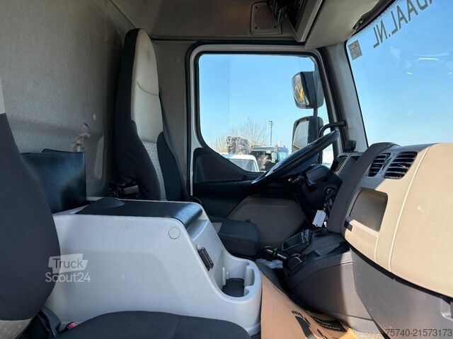 Pārvadājumi saldētavā/saldētavā Renault MIDLUM 270 DXI + CHEREAU + CARRIER SUPRA + EURO...