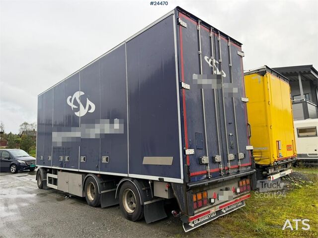 Matkalaukku HFR 3 akslet Box Trailer with Full Side Opening and De
