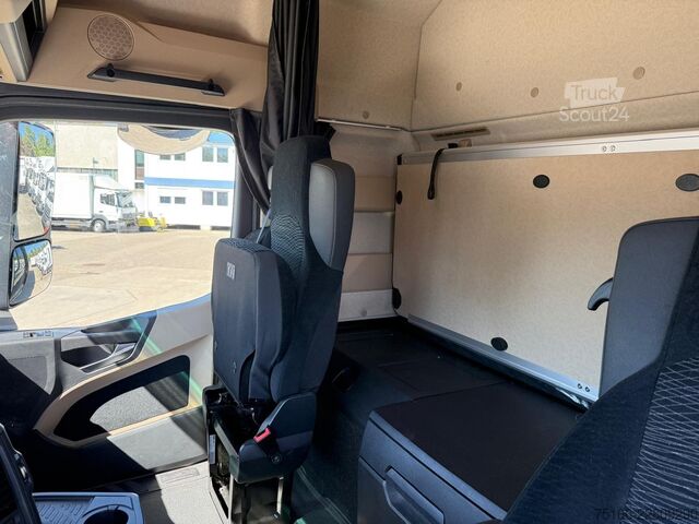 Skriňové nákladné vozidlo MERCEDES-BENZ ACTROS 1840 L Koffer 7,30 m LBW 1,5 T + 2.Liegen
