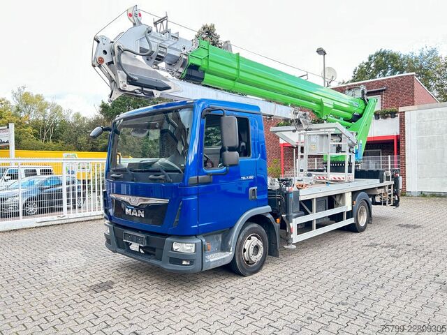 Autoutilitară cu macara montată pe șasiu de camion MAN 7.180 mit Böcker Dachdeckerkran bis 37 m 37-4000