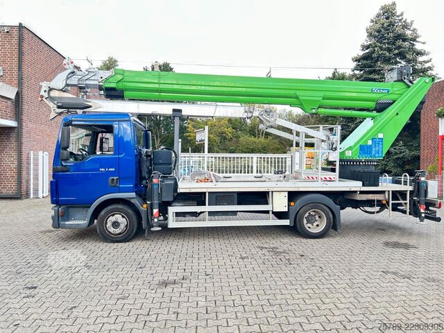 Autoutilitară cu macara montată pe șasiu de camion MAN 7.180 mit Böcker Dachdeckerkran bis 37 m 37-4000