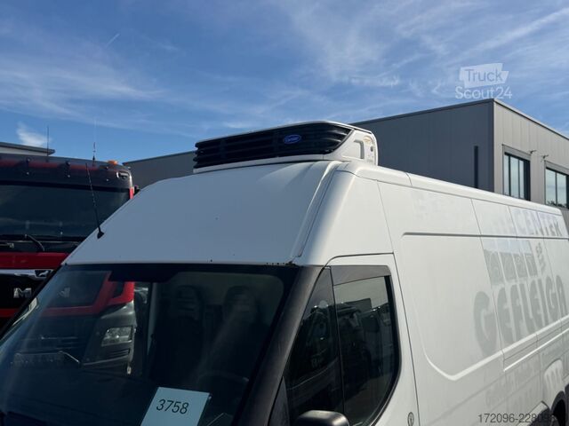 Koelwagen met geïsoleerde laadbak IVECO Daily 35s15 Carrier Xarios 300Mt, Luftfederung