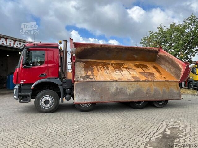 Basculantă MERCEDES-BENZ Arocs 4143 8x4 4-Achs Kipper Meiller Bordmatik