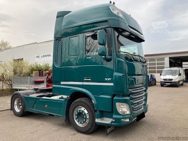Стандартний тягач DAF XF 530 SSC Leder+Intarder+Standklima+ALU+Traxon
