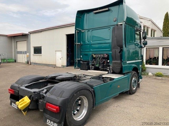 Стандартний тягач DAF XF 530 SSC Leder+Intarder+Standklima+ALU+Traxon