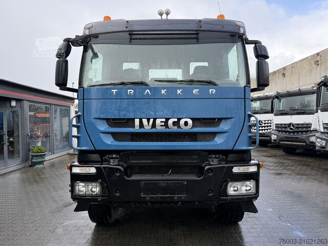 Tipper truck Iveco Trakker 410 / AD340T41 8X4