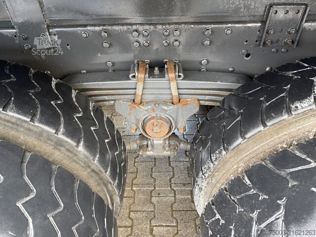 Tipper truck Iveco Trakker 410 / AD340T41 8X4