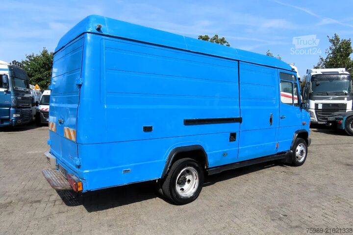 Bestelwagen Mercedes-Benz Vario 812D closed bus