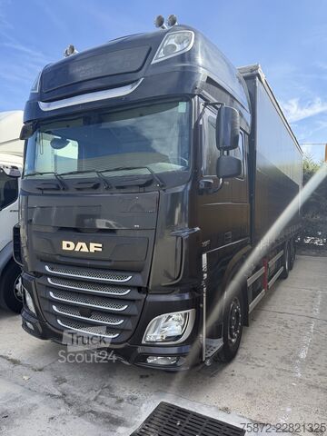 Kamion sa ravnom platformom i ceradom DAF XF 530 SUPER SPACE CAB 6X2 26T EURO 6