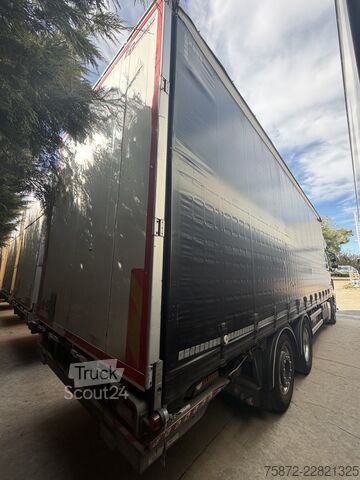 Kamion sa ravnom platformom i ceradom DAF XF 530 SUPER SPACE CAB 6X2 26T EURO 6