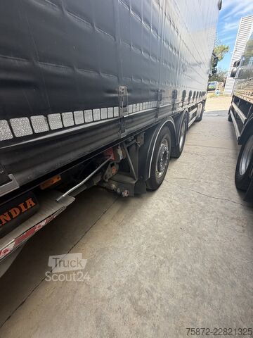 Kamion sa ravnom platformom i ceradom DAF XF 530 SUPER SPACE CAB 6X2 26T EURO 6