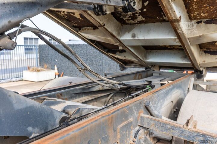 Kipper met kraan RENAULT KERAX 270 DCI - PK 9501