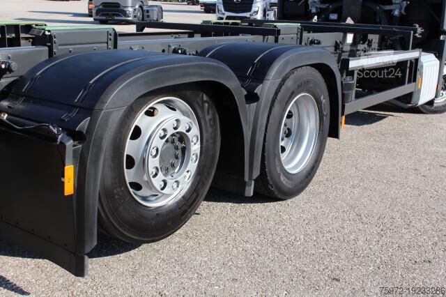 Kamion z zamenljivo nadgradnjo Mercedes-Benz Actros 2545 BDF