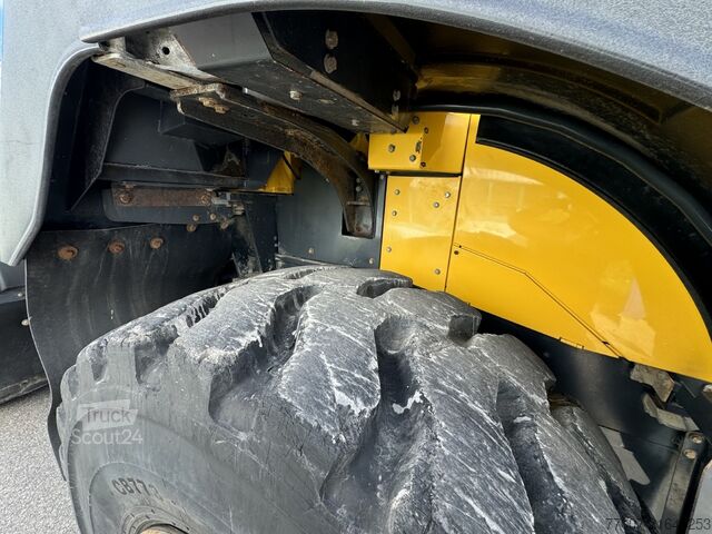 Cargador Komatsu WA 480-8 Bj.2018 10.700 Std. Waage Klima