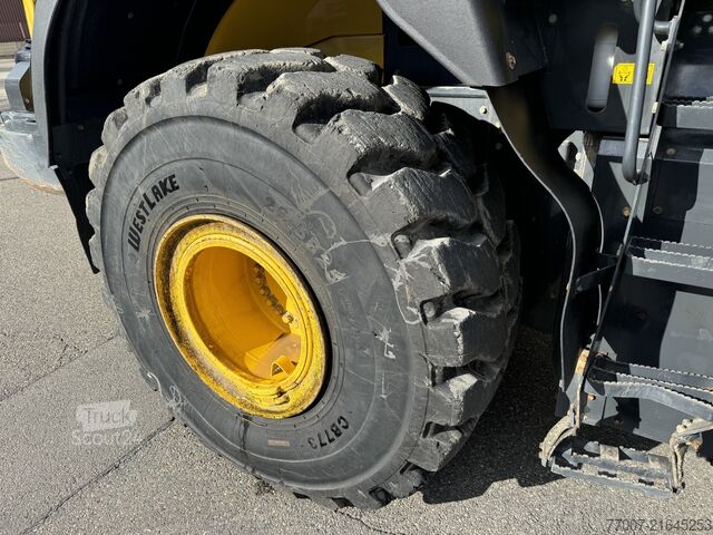 Cargador Komatsu WA 480-8 Bj.2018 10.700 Std. Waage Klima
