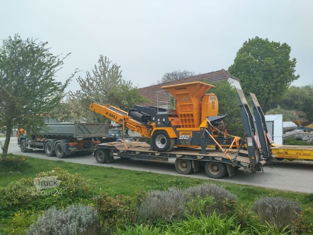 Compactor de depozit de deșeuri Barford 640