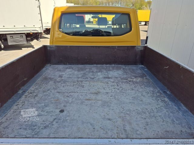 Pick-up furgon VW T6 Transporter Doka 6-Sitzer 4-Türer Klima