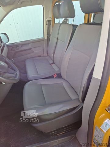 Pick-up furgon VW T6 Transporter Doka 6-Sitzer 4-Türer Klima