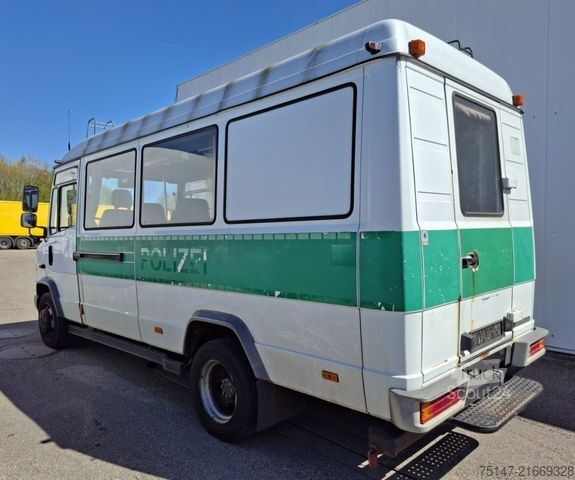 Kleinbus MERCEDES-BENZ 814 D Vario 10 Sitzer Mannschaftswagen Polizei