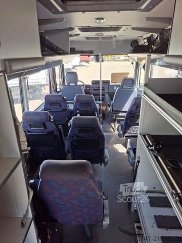 Kleinbus MERCEDES-BENZ 814 D Vario 10 Sitzer Mannschaftswagen Polizei