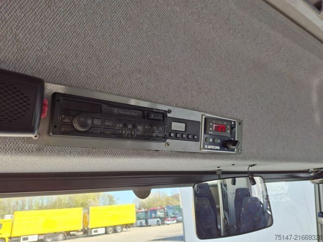 Kleinbus MERCEDES-BENZ 814 D Vario 10 Sitzer Mannschaftswagen Polizei