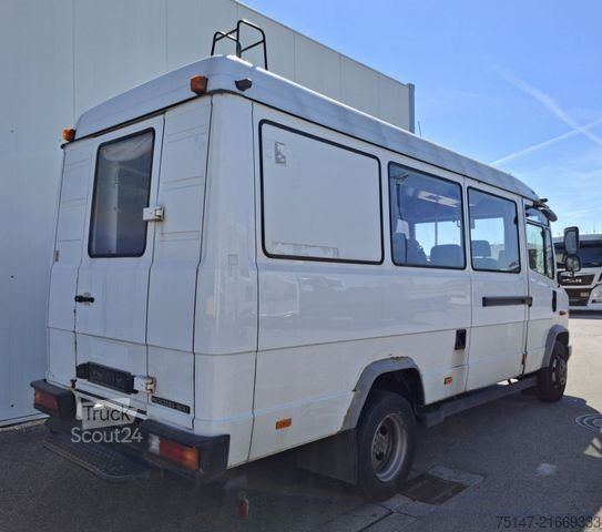 Kleinbus MERCEDES-BENZ 814 D Vario 11 Sitzer Mannschaftswagen Polizei