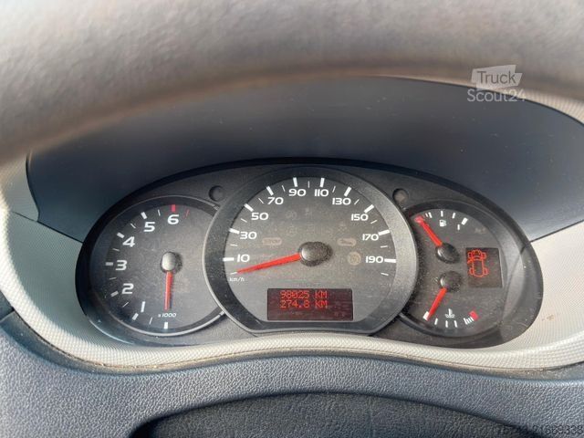 Prevoznik živine RENAULT Master STX Haras  5 Sitzer