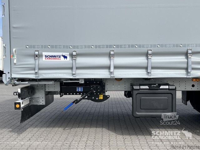 Auflieger mit Pritsche & Plane Schmitz Cargobull Curtainsider Mega Getränke