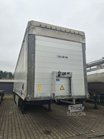 Auflieger mit Pritsche & Plane Schmitz Cargobull Getränkeauflieger