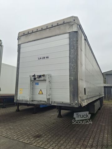 Auflieger mit Pritsche & Plane Schmitz Cargobull Getränkeauflieger