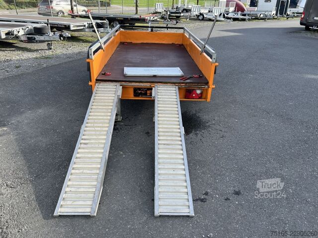 Přepravníky strojů a bagrové přívěsy HEINEMANN Baggeranhänger Maschinentransporter