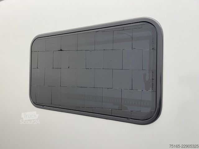 κλειστό ρυμουλκούμενο Blyss FS27400HTL Kofferanhänger