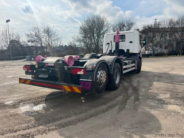 Camión portacontenedores de gancho SCANIA SCANIA P410 CP16 SCARRABILE