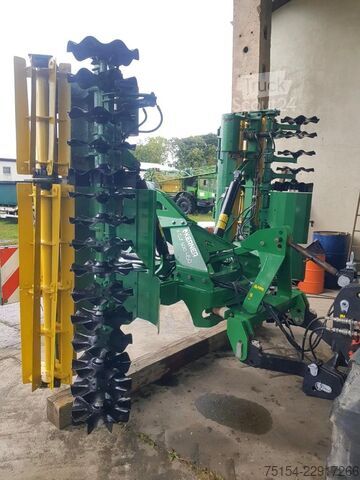 Rüttelwalze Kerner Messerwalze X-Cut Solo 450
