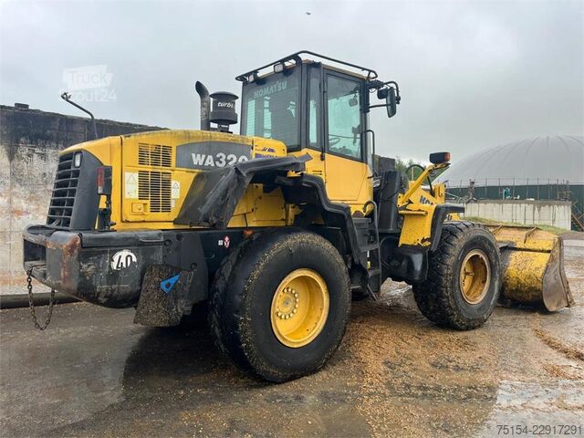 Radlader Komatsu WA 320-5
