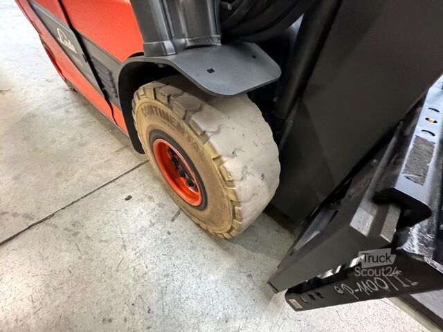 2019-es szerviz + UVV 2027/09-ig Linde E 25