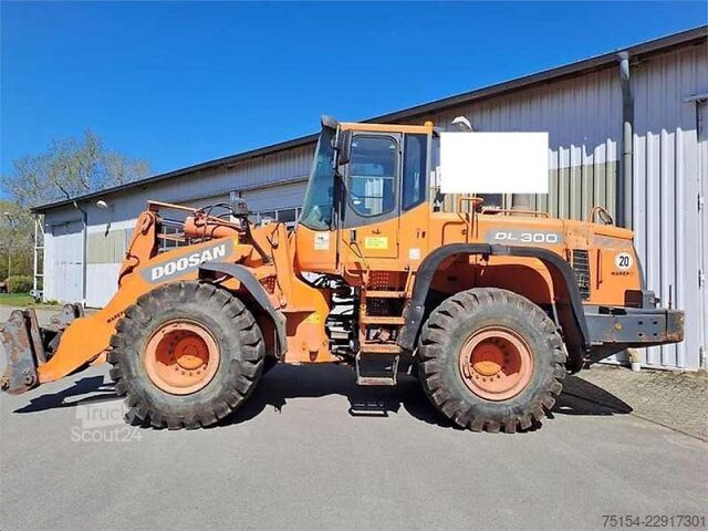 Kuormaaja Doosan DL 300