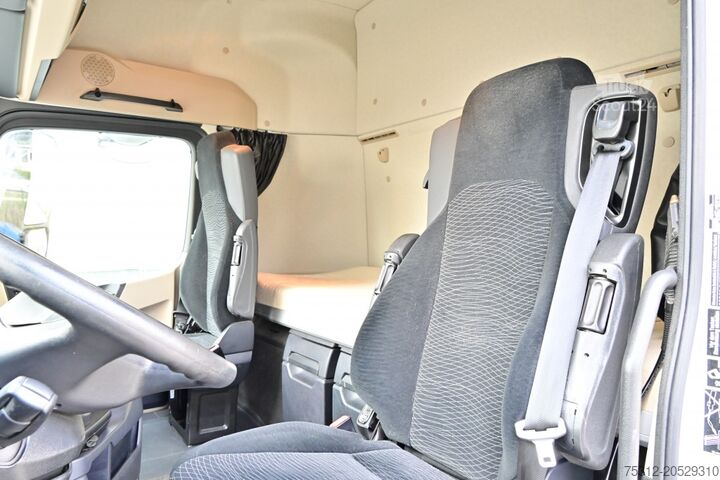 Autocamion cu caroserie tip cutie Mercedes-Benz Actros 1842  4x2 MP4 Retarder LBW AHK