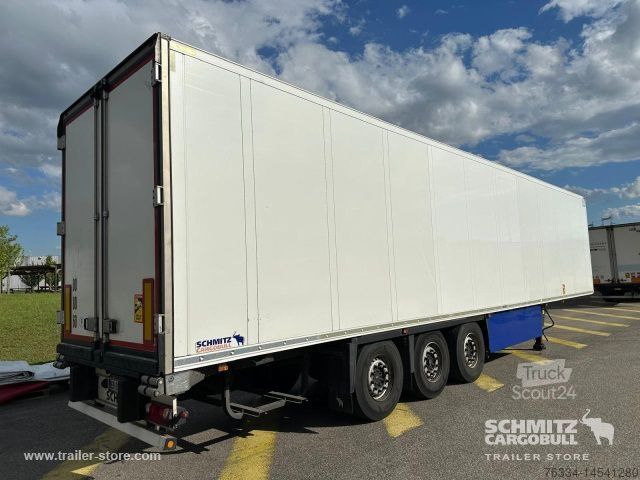 Koeloplegger Schmitz Cargobull Semitrailer Reefer Standard