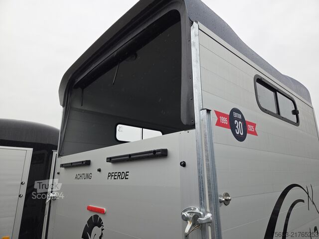 Remorcă pentru transport cai Cheval Liberté Touring Country 2,6t blue Sattelschrank