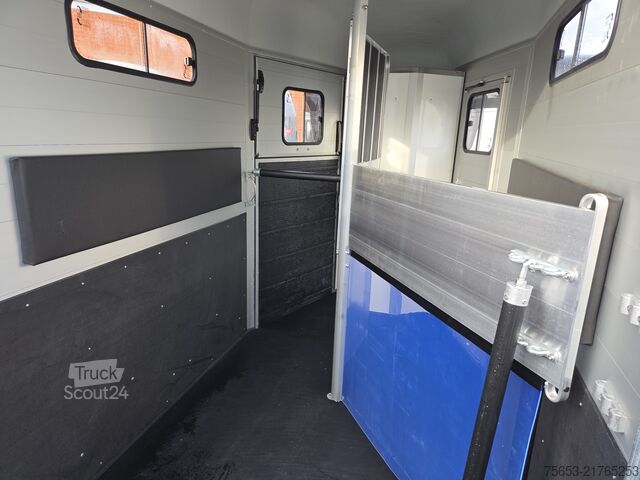 Remorcă pentru transport cai Cheval Liberté Touring Country 2,6t blue Sattelschrank