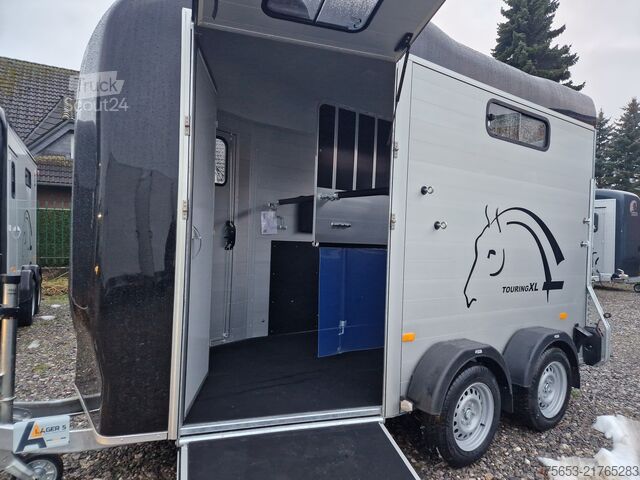 At taşıma römorku Cheval Liberté Touring XL Sattelschrank Frontexit