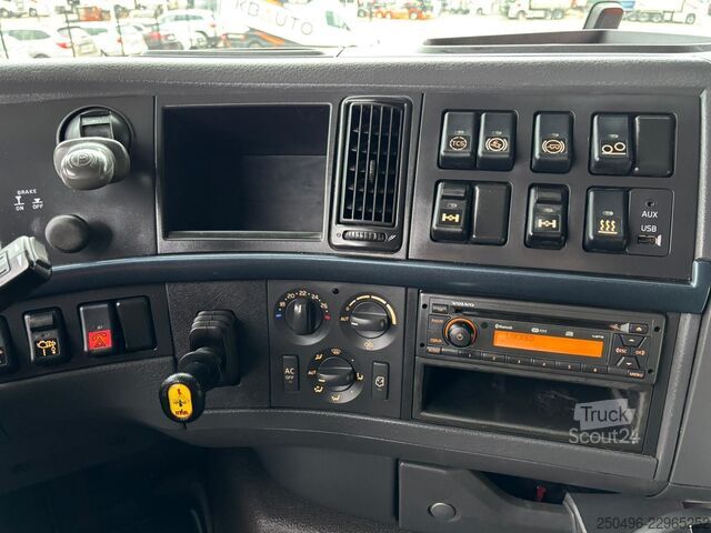 Standardní traktor Volvo FH 500 6x2 GLOBE XL / HYDRAULICS