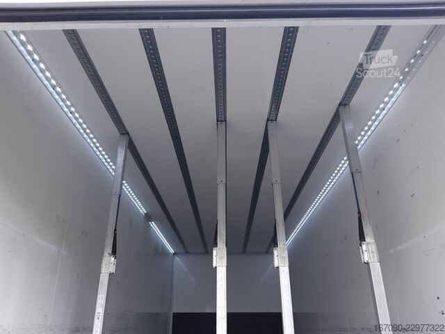 Камион-фургон MERCEDES-BENZ Actros 2551L Giga MP5 Koffer LBW 2,5t Lenkachse