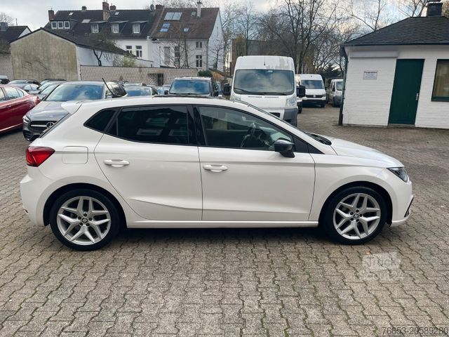 Kombijevsko vozilo SEAT Ibiza 85kw FR*DSG*LED*Alcant.*PANO*Navi*Kamera