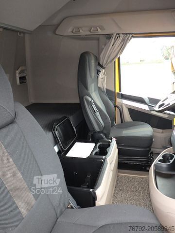 Standardowy ciągnik siodłowy DAF XG+ 530 Skylight/Intarder/Hydr./PTO/Alcoa/257tkm