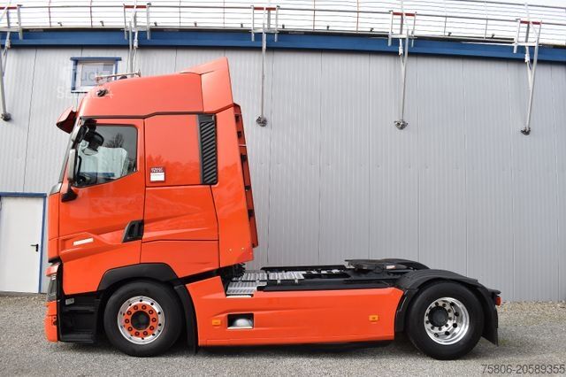 Standardni vlačilec RENAULT T 460 4x2 E6 Retarder